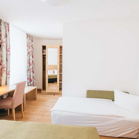 באמברג Hotel Andres מראה חיצוני תמונה