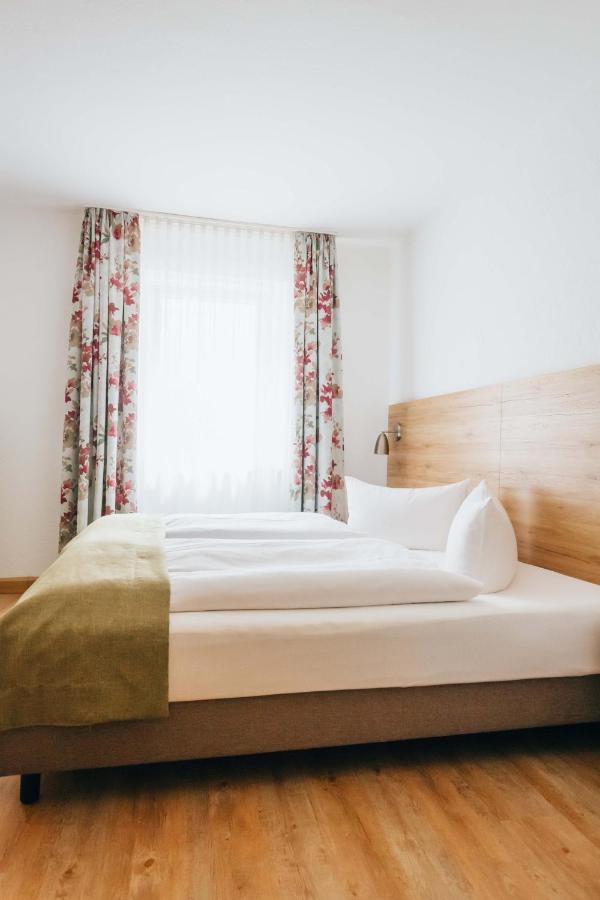 באמברג Hotel Andres מראה חיצוני תמונה