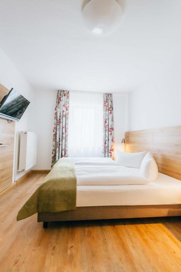 באמברג Hotel Andres מראה חיצוני תמונה