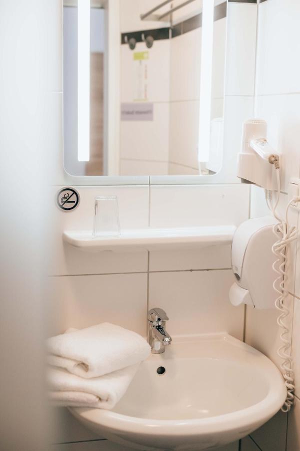 באמברג Hotel Andres מראה חיצוני תמונה