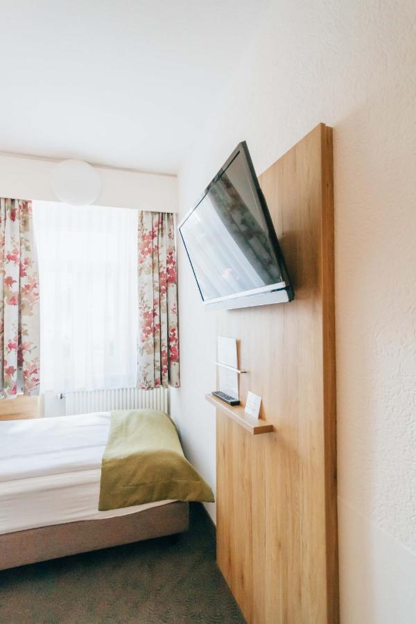באמברג Hotel Andres מראה חיצוני תמונה