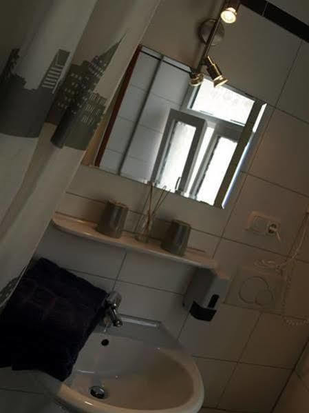באמברג Hotel Andres מראה חיצוני תמונה
