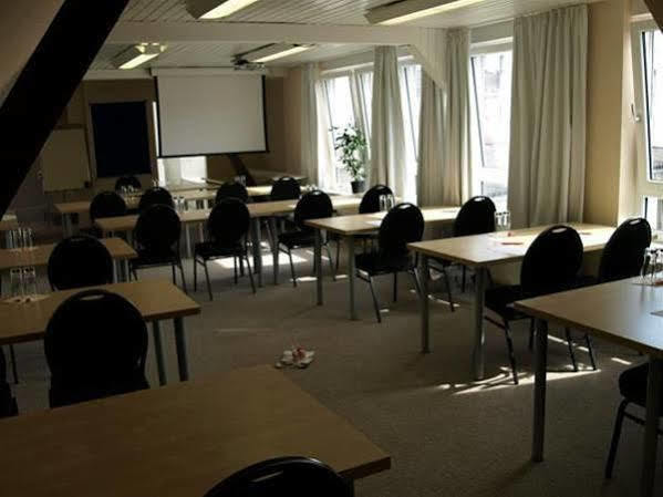 באמברג Hotel Andres מראה חיצוני תמונה