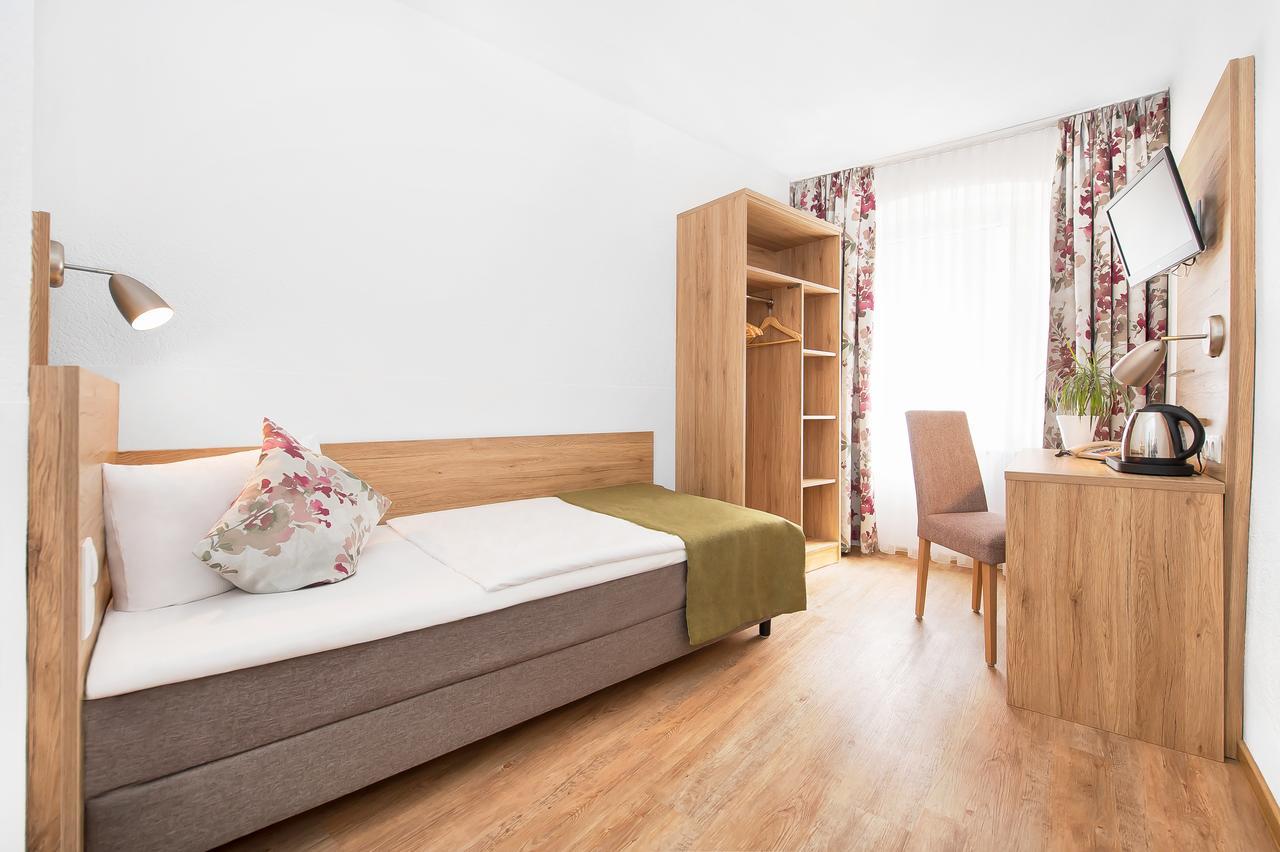 באמברג Hotel Andres מראה חיצוני תמונה